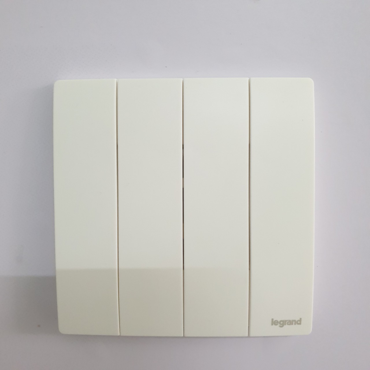 LG-281007MW-Mallia Senses công tắc bốn 2 chiều Mallia Senses