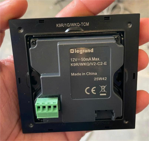 Hình ảnh thực tế Thermostat Legrand K9R/WKQ/V2-C2-E